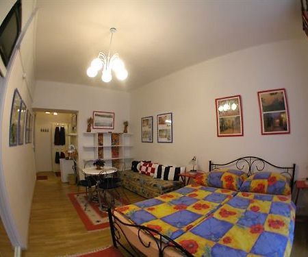 Pragues Rainbow Guest House Екстер'єр фото