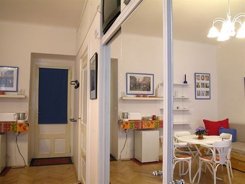Pragues Rainbow Guest House Екстер'єр фото