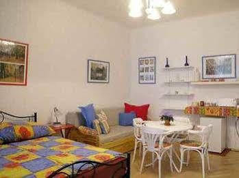 Pragues Rainbow Guest House Екстер'єр фото